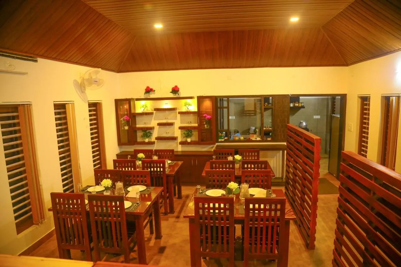 Green Ample Resorts Vaduvanchal 4*,